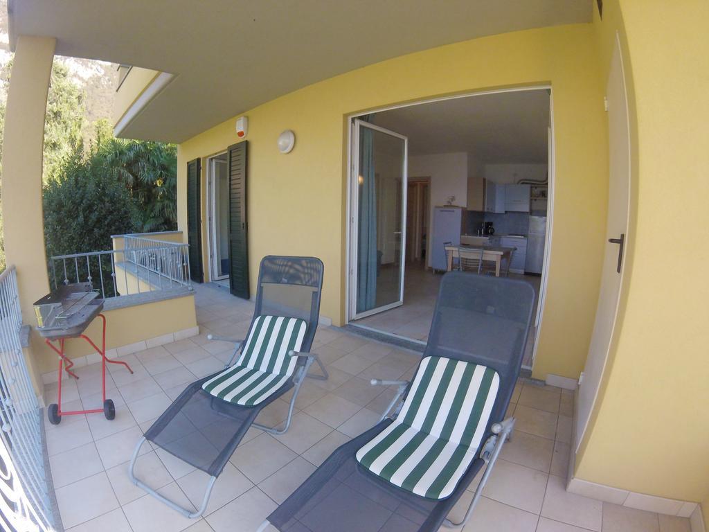 Residence White Beach Lierna Bagian luar foto
