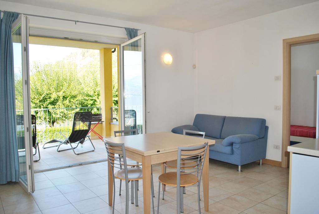 Residence White Beach Lierna Bagian luar foto
